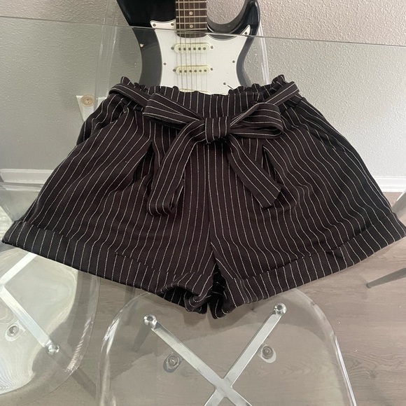 High Waist Black and White Striped Shorts - Picture 2 of 3